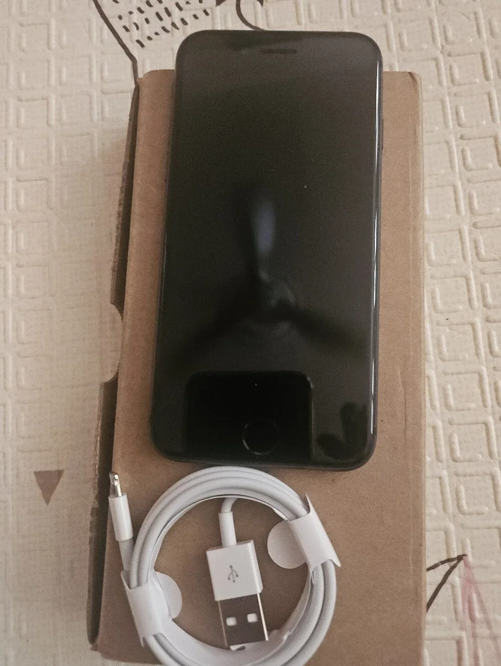 Apple iPhone 8 Label - Black Text on White Background